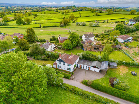 4 bed property, in Broom Hill, £1,100,000
