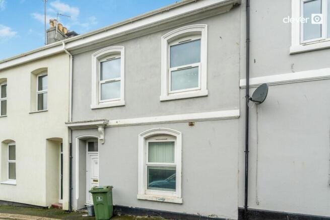 5 bed property, in Clarence Place, £250,000