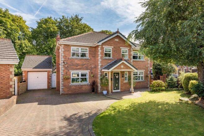 5 bed property, in Lavender Walk, £539,000