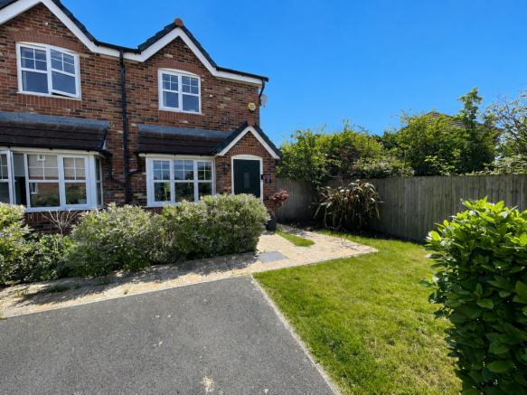 2 bed property, in Rippingale Way, £155,000