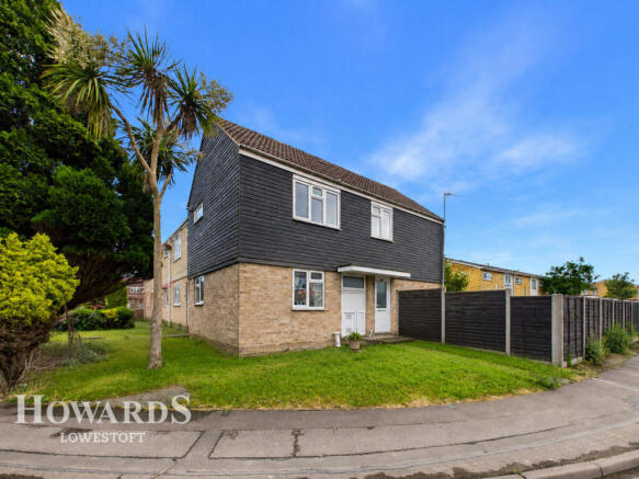 3 bed property, in Spexhall Way, £190,000