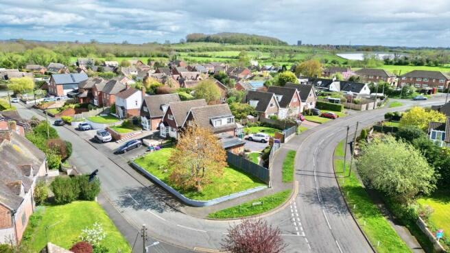 3 bed property, in Corner Ways, £335,000