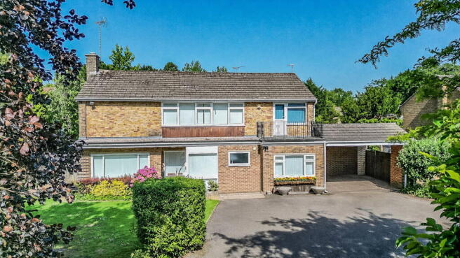 4 bed property, in Theobalds, £735,000