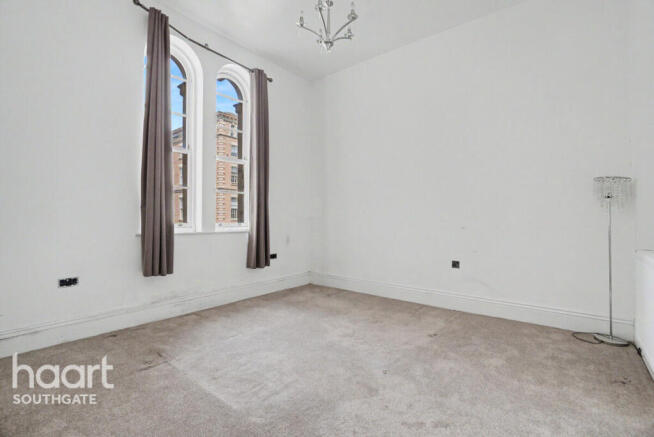 1 bed property, in Royal Drive, £325,000