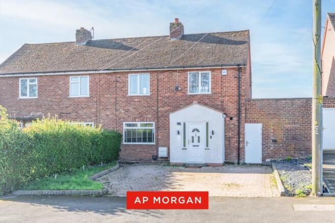 2 bed property, in Bishop Hall Crescent, £260,000