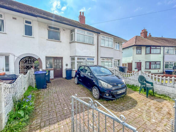 2 bed property, in Canada Crescent, £134,950