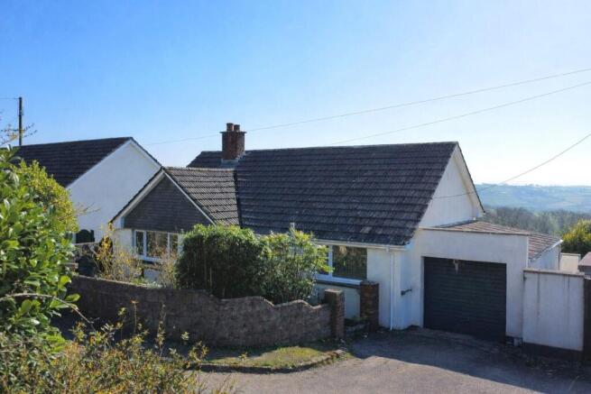 2 bed property, in Bratton Fleming, £340,000