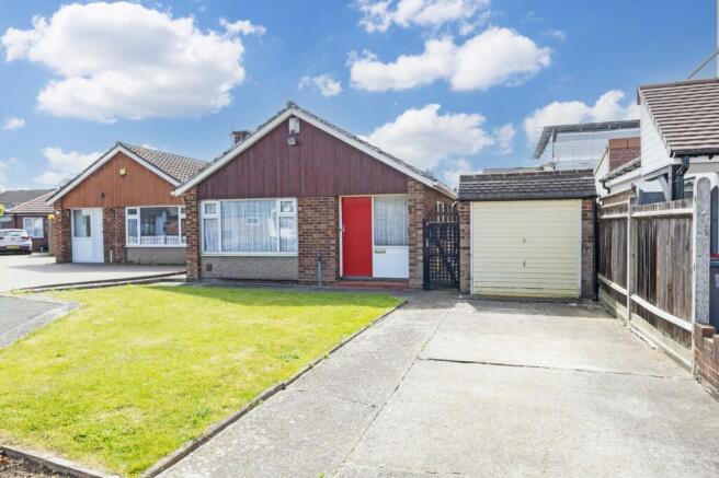 2 bed property, in Seacourt Road, £565,000
