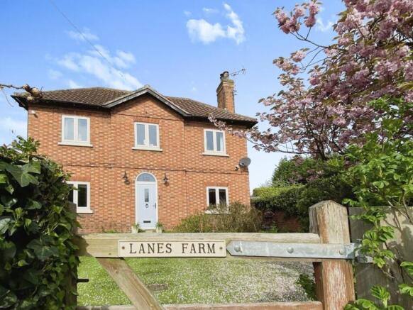 3 bed property, in Kirklington Road, £495,000