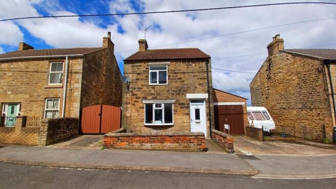 2 bed property, in Pinfold Lane, £145,000