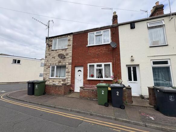 2 bed property, in 2 Southampton Place, £60,000