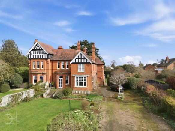 5 bed property, in Greenhill, £780,000