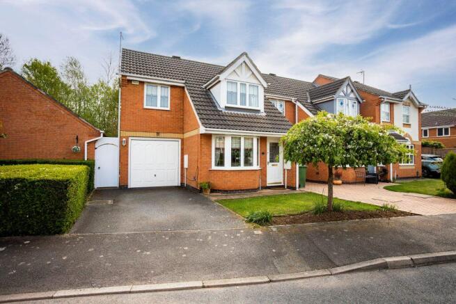 3 bed property, in Mallard Road, £279,950