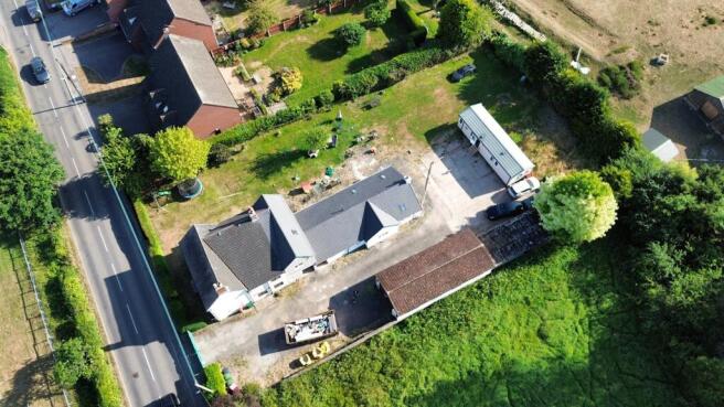 6 bed property, in Coton Road, £725,000