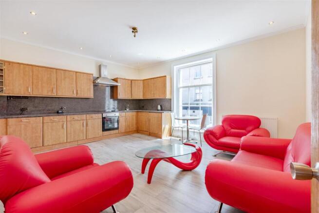 1 bed property, in Seaside Road, £120,000