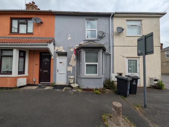 3 bed property, in 35 Haydon Street, £130,000