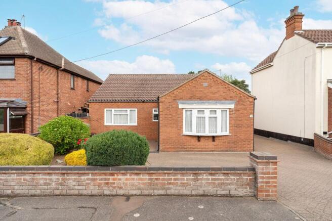 3 bed property, in Beccles Road, £375,000