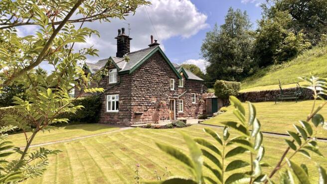 3 bed property, in Heaton, £650,000
