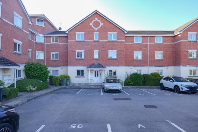 2 bed property, in Old Coach Road, £95,000