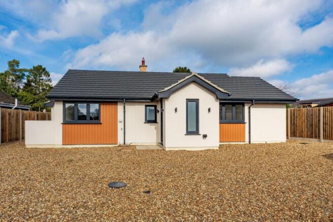 3 bed property, in Fletcher Close, £400,000