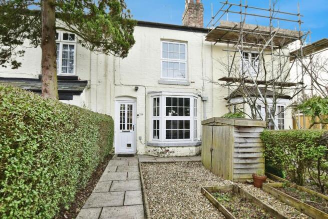 2 bed property, in Heyes Lane, £335,000