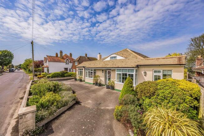 4 bed property, in St. Marys Road, £650,000
