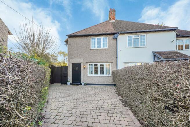 3 bed property, in Kingsmead Hill, £425,000