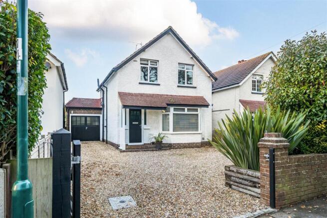 3 bed property, in Hewarts Lane, £450,000