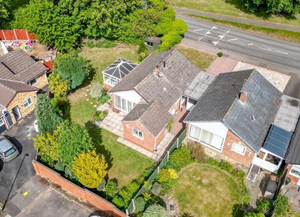 2 bed property, in Netherstowe, £330,000