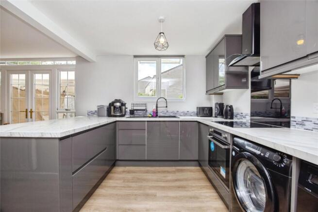 2 bed property, in Flamank Park, £160,000