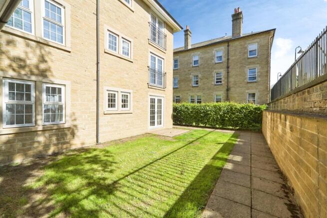 1 bed property, in Jackson Walk, £145,000