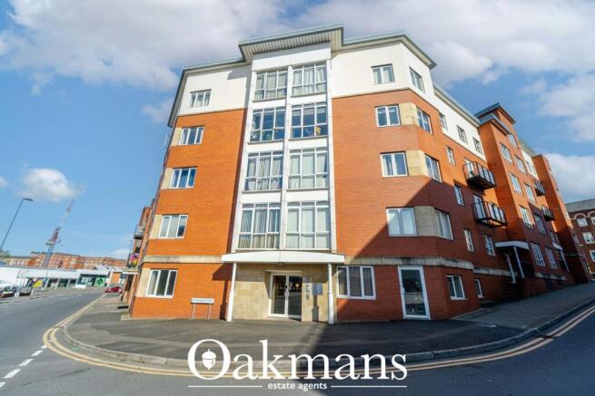 2 bed property, in Townsend Way, £170,000