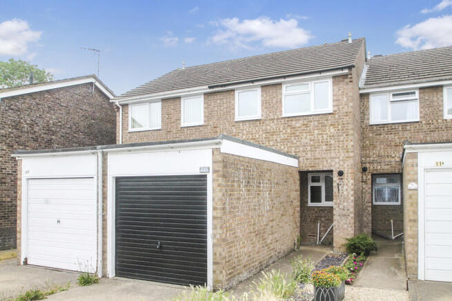 2 bed property, in Abingdon, £275,000
