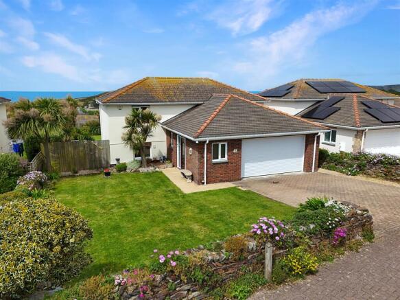 3 bed property, in 48, £925,000