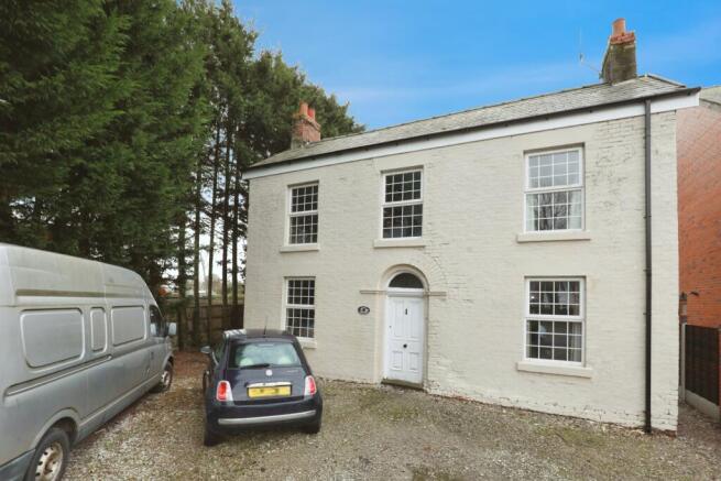 4 bed property, in Middlewich Road, £395,000