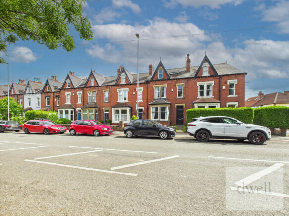 5 bed property, in Potternewton Lane, £375,000