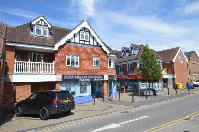1 bed property, in West Street, £183,000