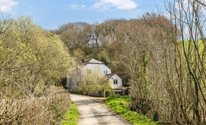3 bed property, in Tetcott, £475,000