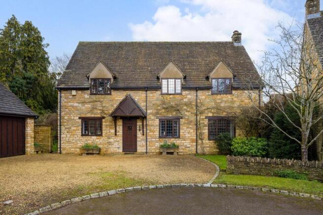 4 bed property, in The Whitmores, £895,000