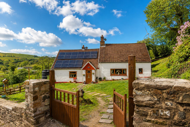 4 bed property, in Winding House Lane, £600,000