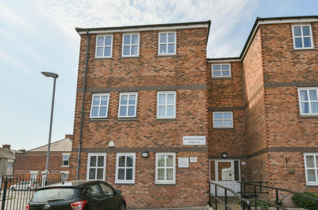 2 bed property, in Wright Street, £43,000