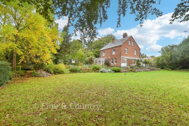 4 bed property, in Sturry Hill, £750,000