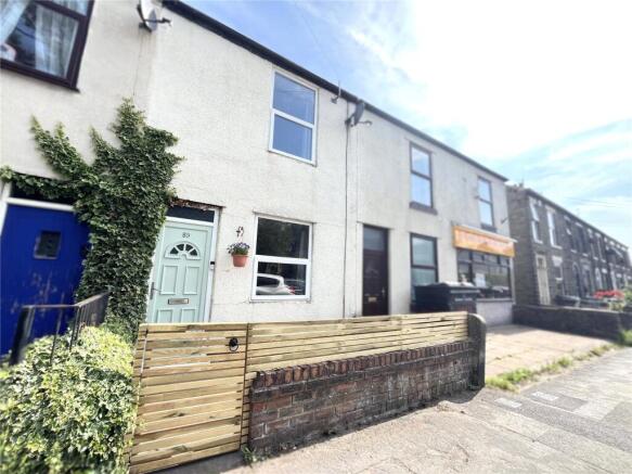 2 bed property, in Buxton Road, £205,000