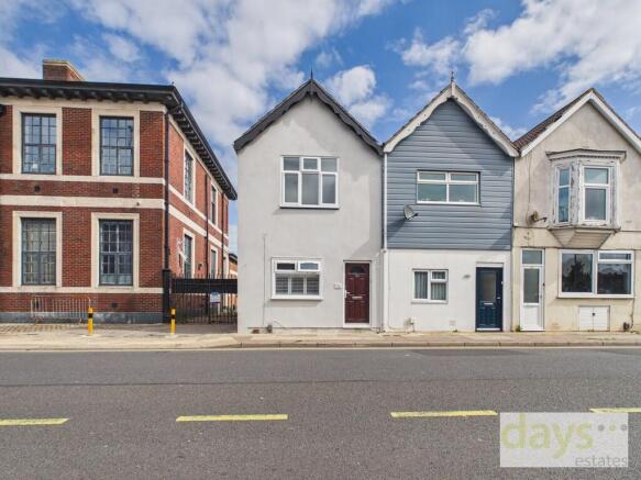 1 bed property, in Highland Road, £135,000