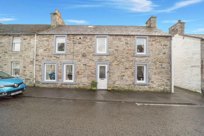 5 bed property, in Harbour Street, £240,000