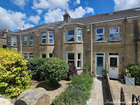 3 bed property, in Southdown Road, £450,000