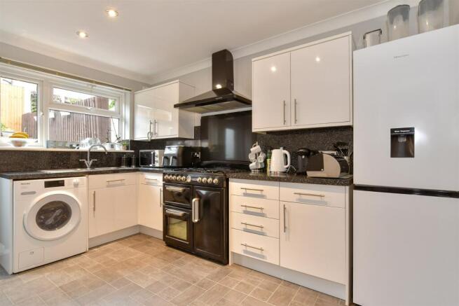 3 bed property, in Nickleby Close, £315,000