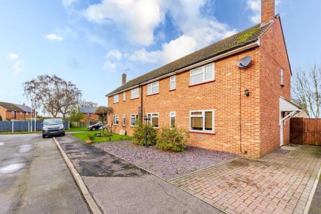 3 bed property, in Ormesby Road, £200,000