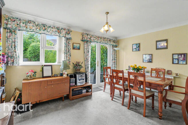 4 bed property, in Stonefield, £350,000