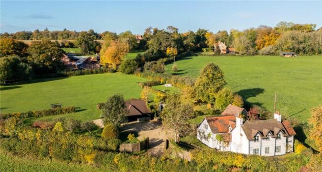 5 bed property, in Ashampstead, £1,750,000